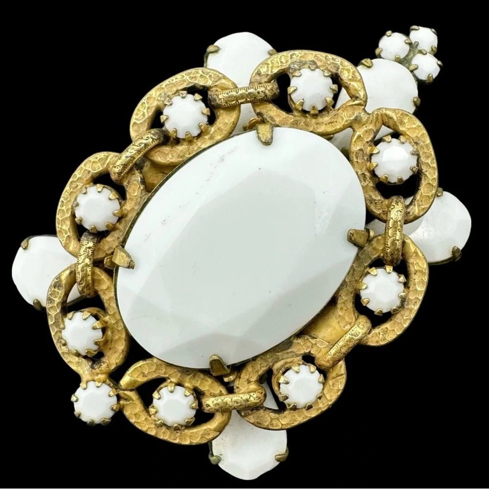 Milk Glass Turtle Vintage Unsigned Beauty Gold Tone Figural Brooch
